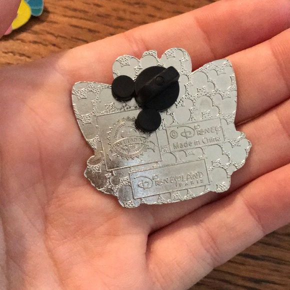 PARIS Disneyland Aristocats Kitty Cat Pin - Picture 3 of 4